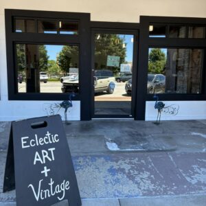 Eclectic – Art + Vintage